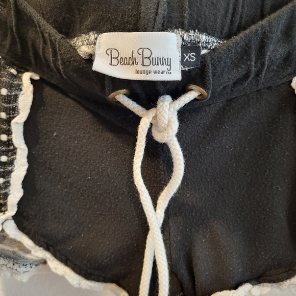 BEACH BUNNY LOUNGEWEAR SET 2PC. SIZE XS - Picture 12 of 14